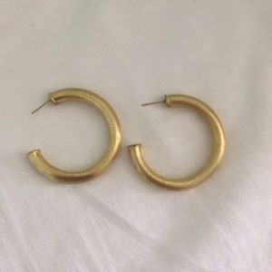 small thick sheila hoops
